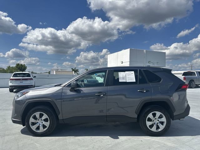 Used 2022 Toyota RAV4 LE image 16