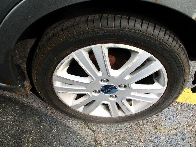 Used 2008 Ford Focus SE FWD image 14