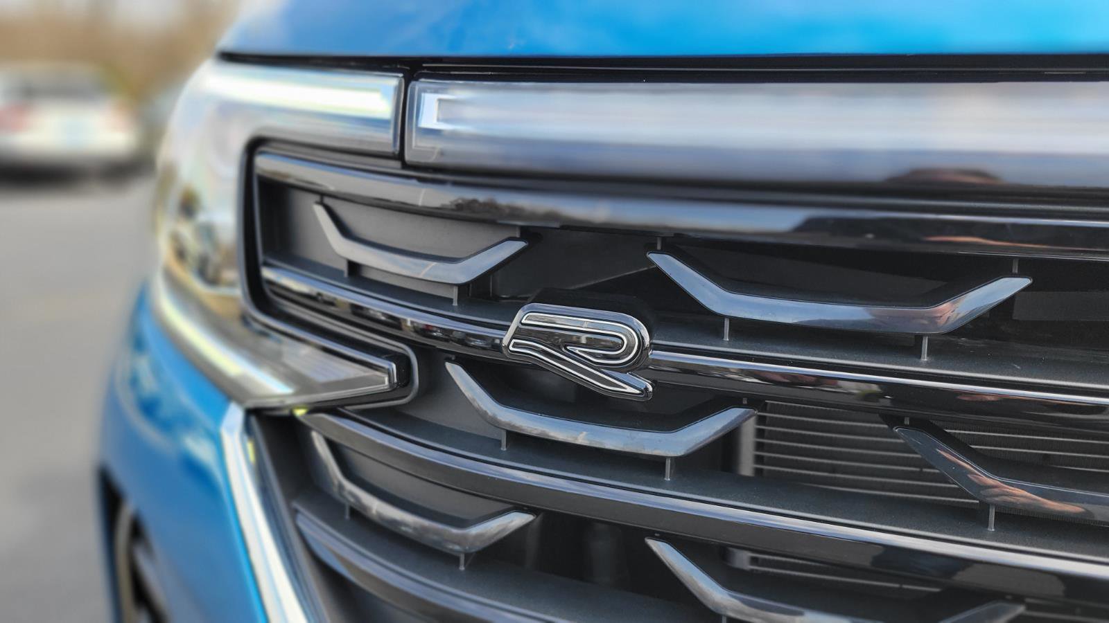 Certified 2025 Volkswagen Atlas Cross Sport SEL Premium R-Line image 16