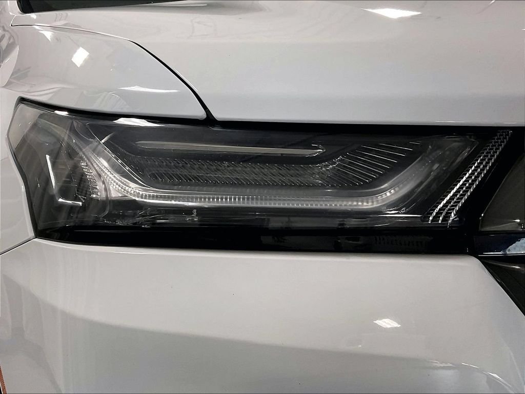 Used 2023 Chevrolet Traverse RS AWD/4WD image 34