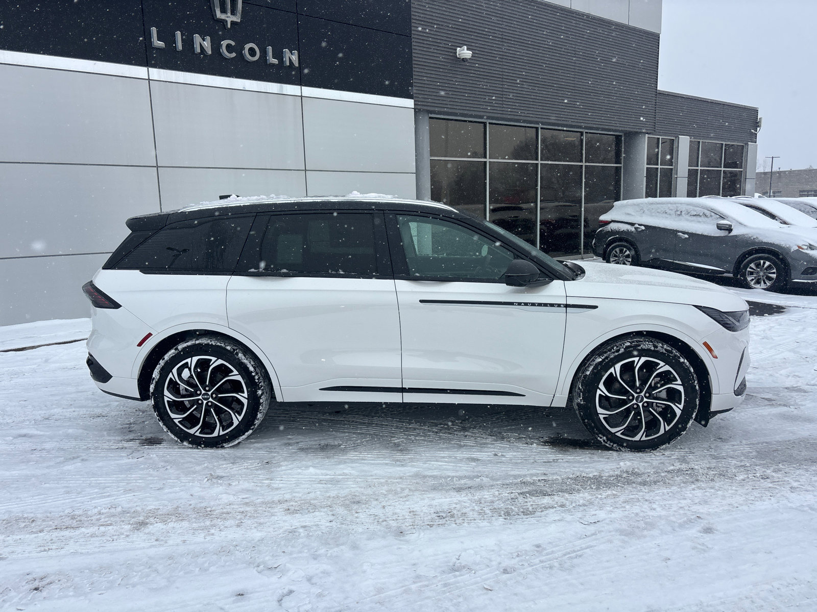 New 2026 Lincoln Nautilus Reserve AWD/4WD image 8