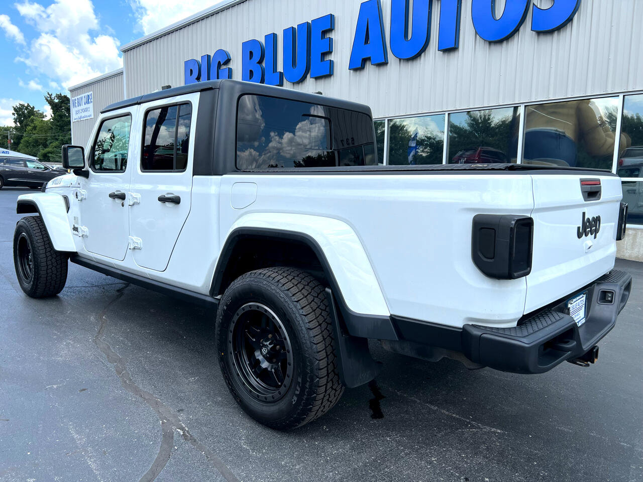 Used 2021 Jeep Gladiator Sport image 3