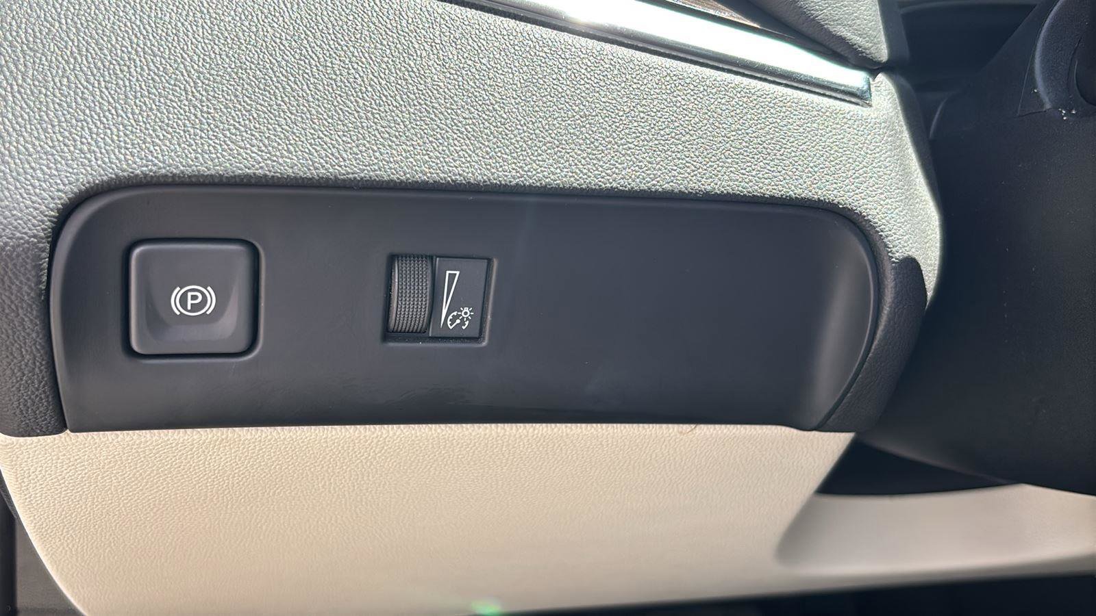 Certified 2023 Buick Enclave Essence w/ Experience Buick Package AWD/4WD image 27