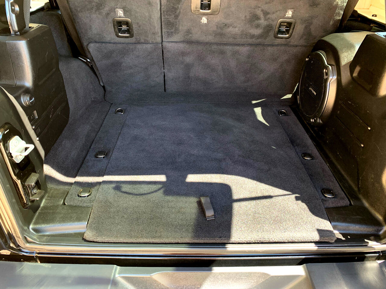 Used 2019 Jeep Wrangler Unlimited Sahara image 18