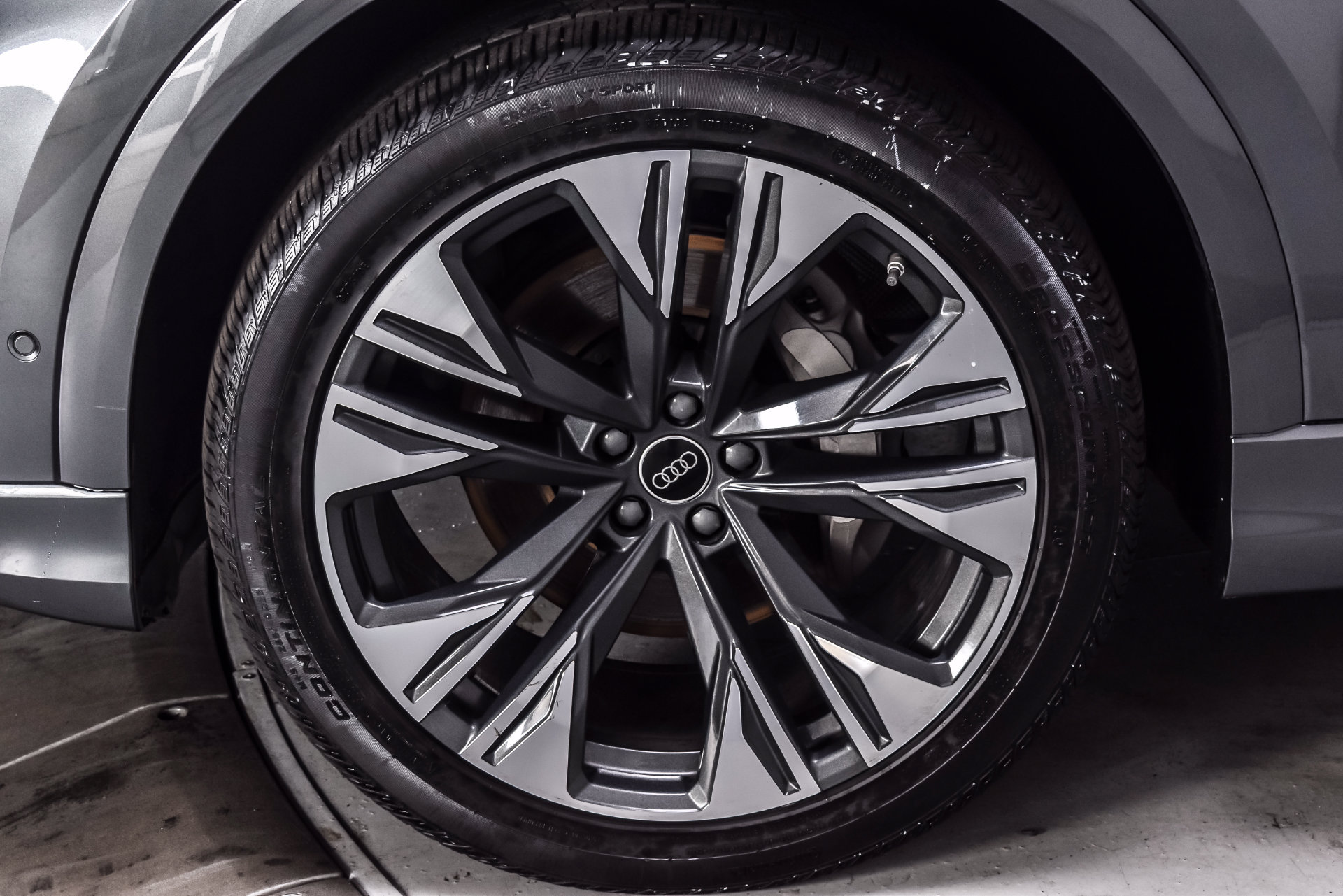 Used 2025 Audi Q8 Premium Plus AWD/4WD image 9