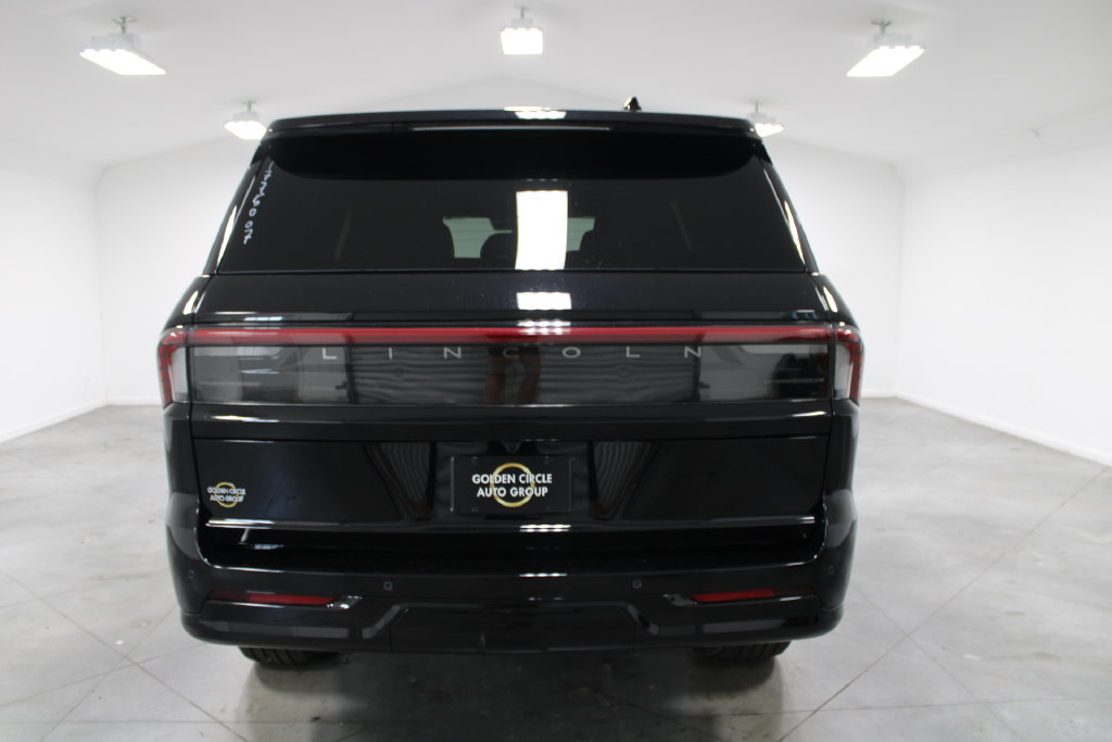 New 2027 Lincoln Navigator Reserve w/ Jet Appearance Package AWD/4WD image 7