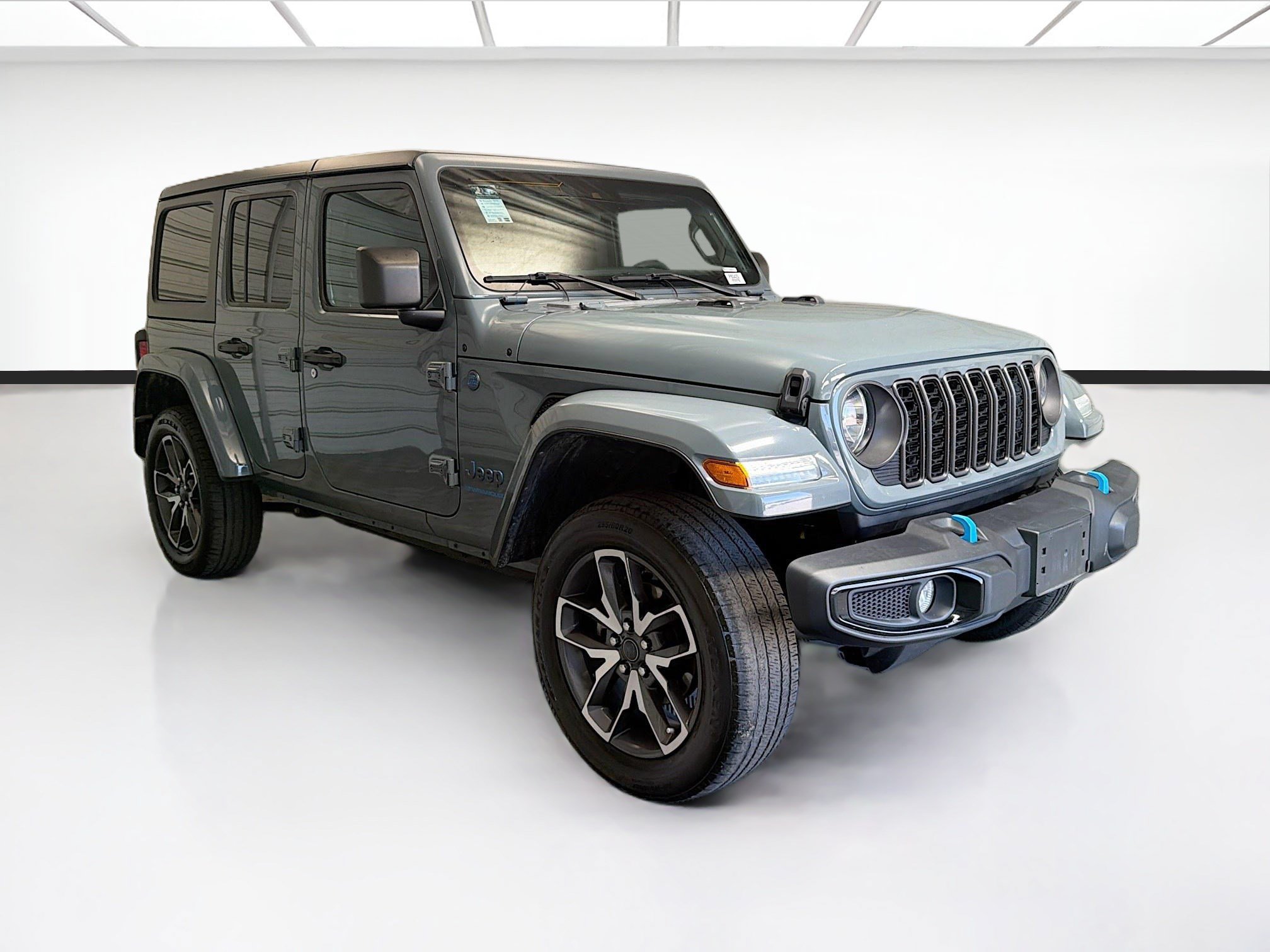 Used 2024 Jeep Wrangler Unlimited AWD/4WD image 3
