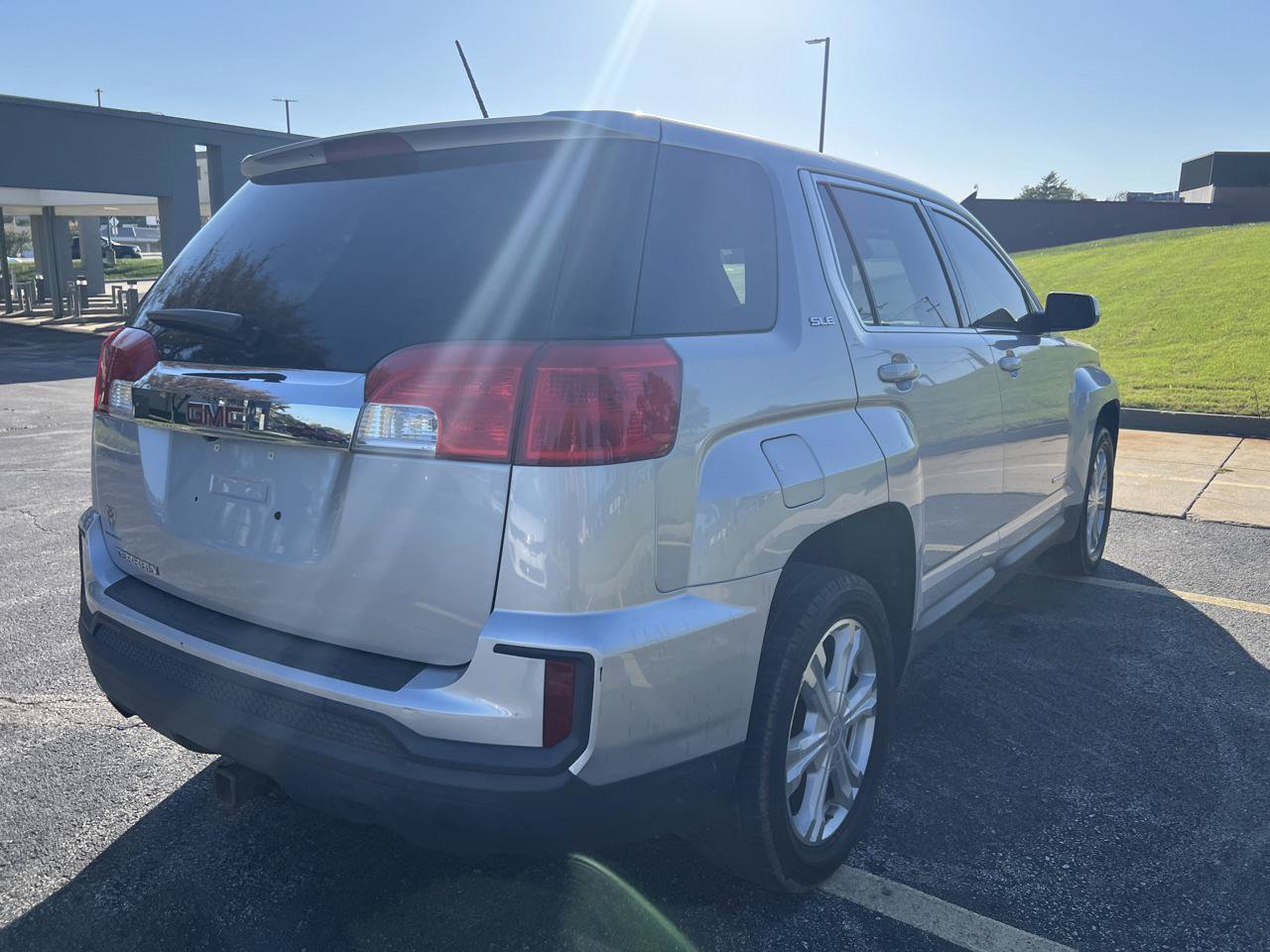 Used 2017 GMC Terrain SLE FWD image 6