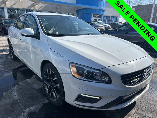Used 2017 Volvo S60 T5 Dynamic image 4