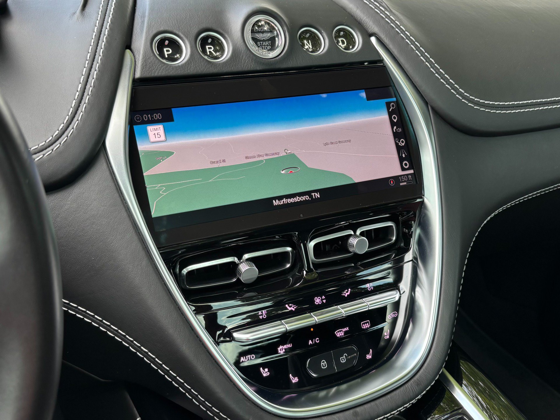 Used 2021 Aston Martin DBX AWD/4WD image 57