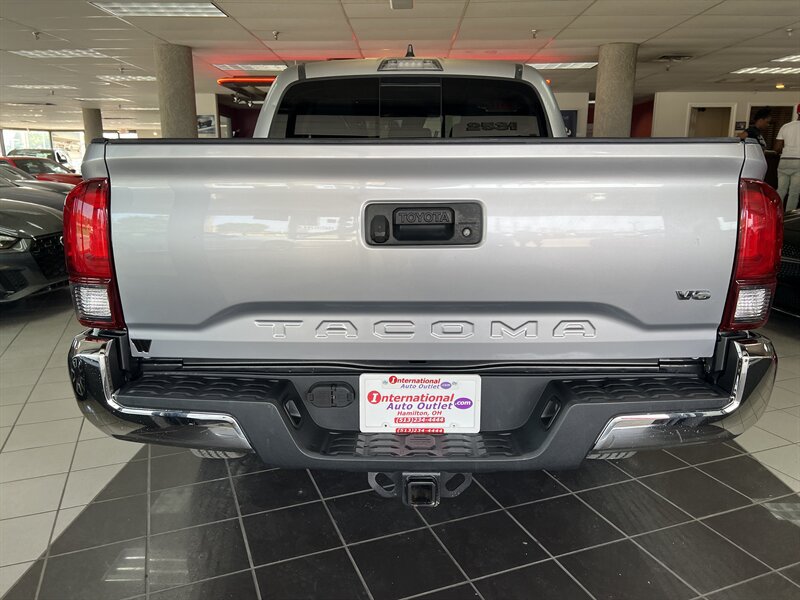 Used 2020 Toyota Tacoma SR5 RWD image 7