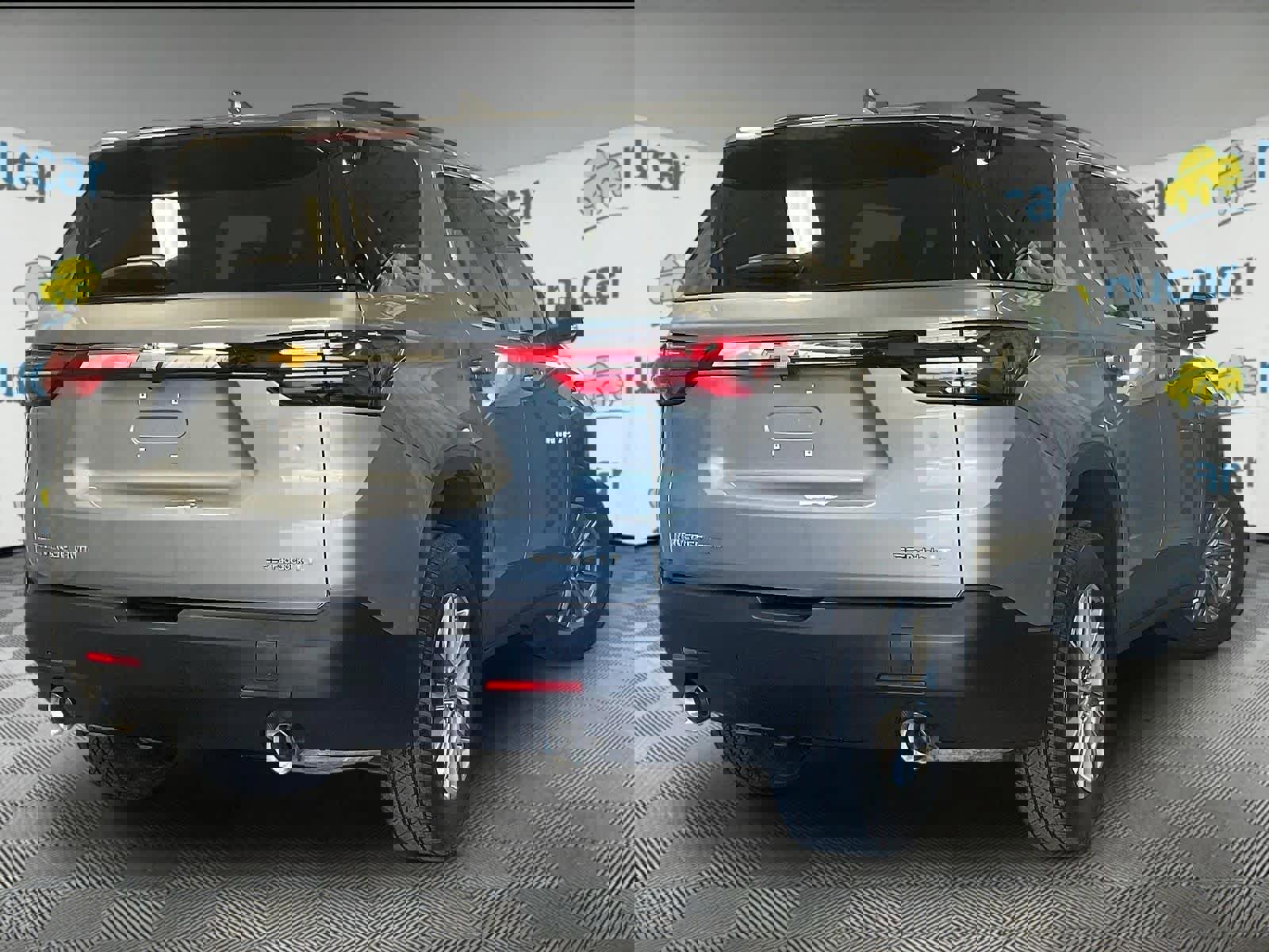 Used 2023 Chevrolet Traverse LT w/ LPO, Floor Liner Package AWD/4WD image 6