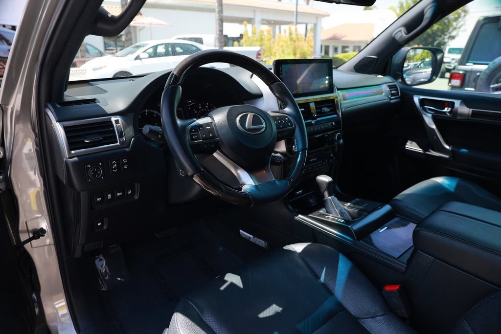 Used 2023 Lexus GX 460 Luxury w/ Off Road Package AWD/4WD image 16