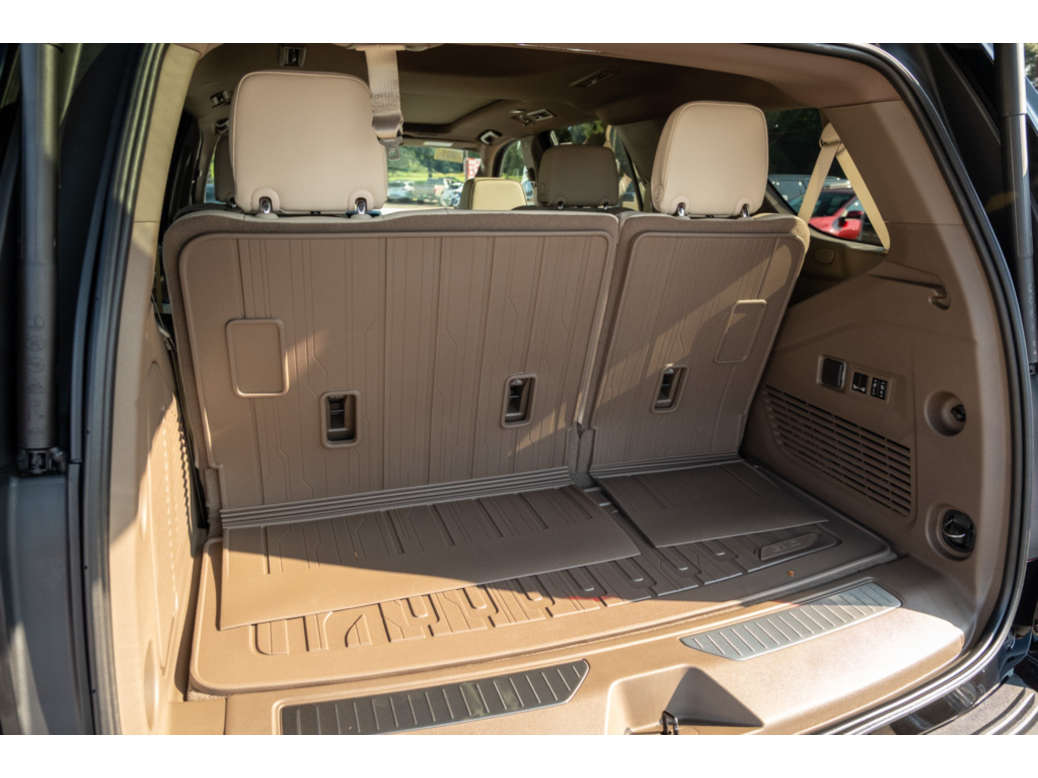 New 2026 GMC Yukon Denali w/ Sun & Power Step Package AWD/4WD image 34