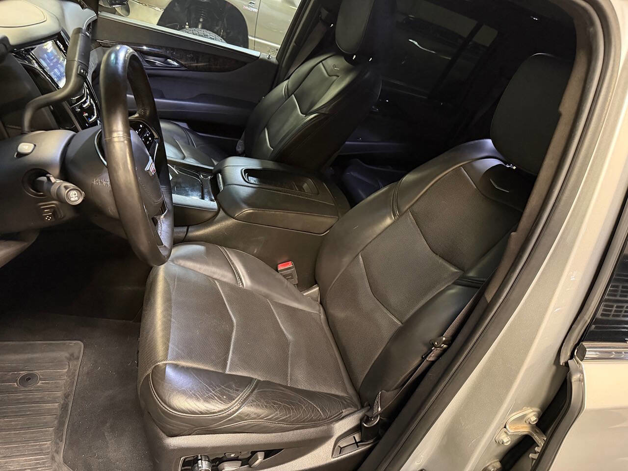 Used 2016 Cadillac Escalade ESV Platinum AWD/4WD image 15