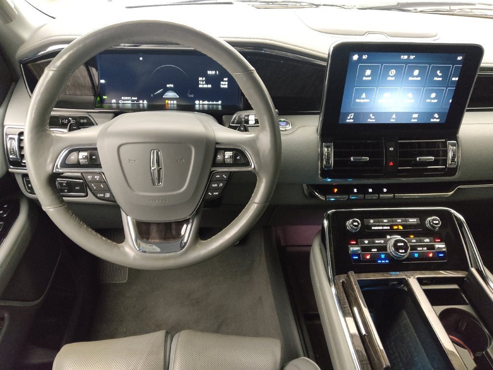 Used 2018 Lincoln Navigator L Reserve w/ Technology Package image 22