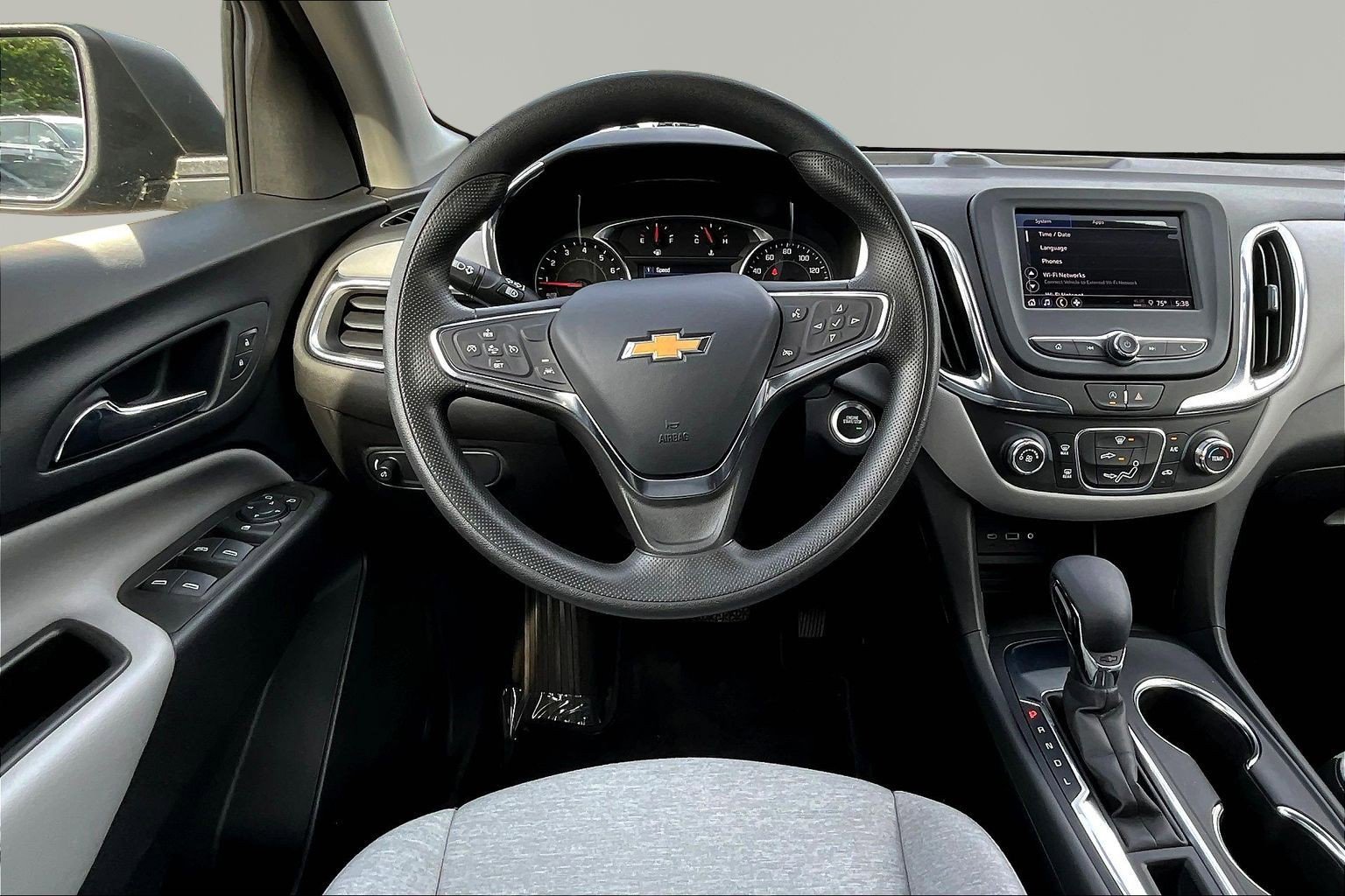 Used 2023 Chevrolet Equinox LS w/ LS Convenience Package FWD image 8