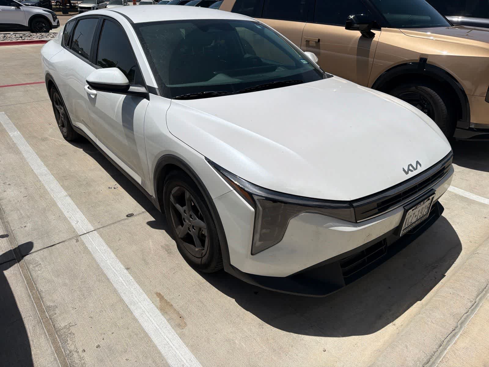 Certified 2025 Kia K4 FWD image 3