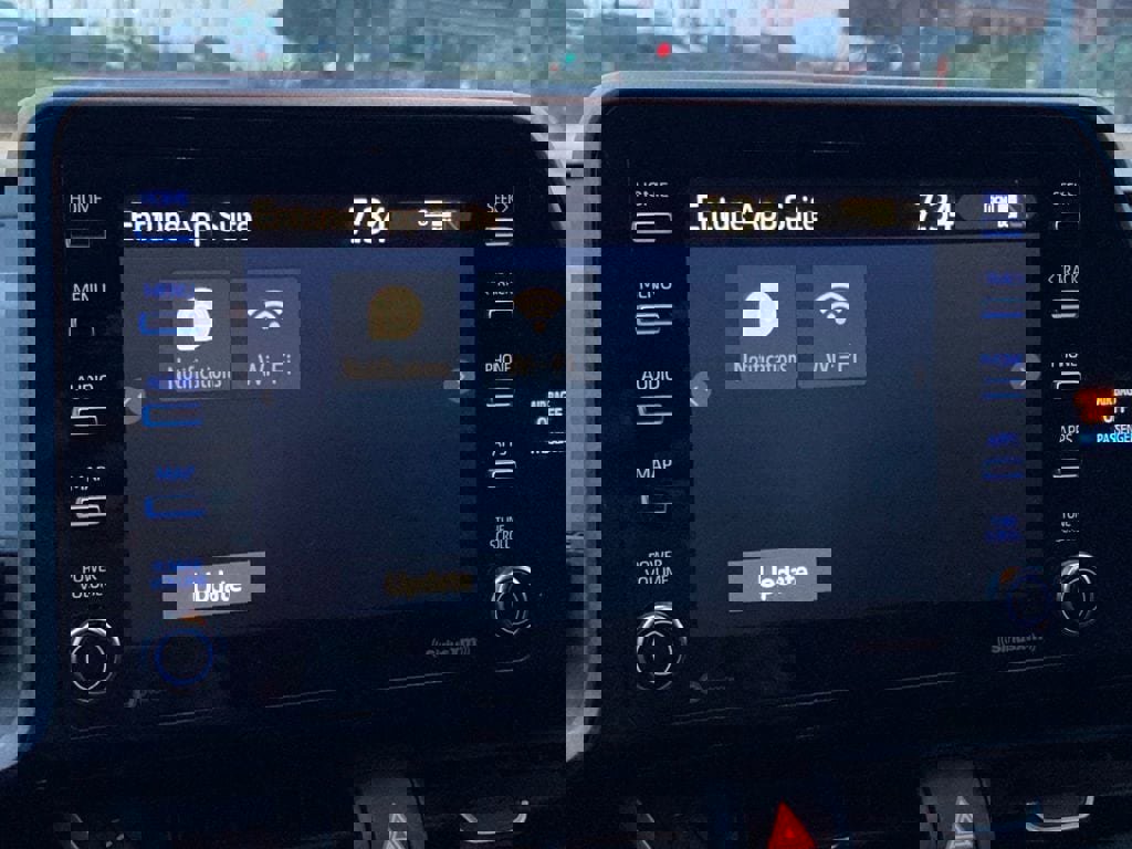 Used 2020 Toyota C-HR LE FWD image 21