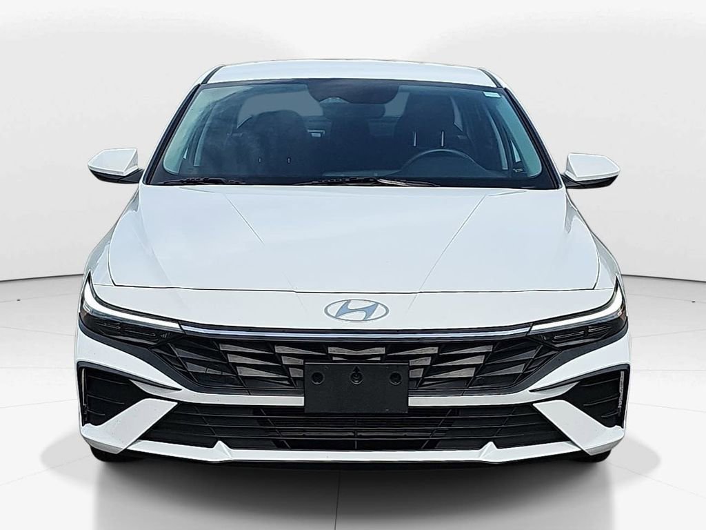 Used 2024 Hyundai Elantra SEL FWD image 12