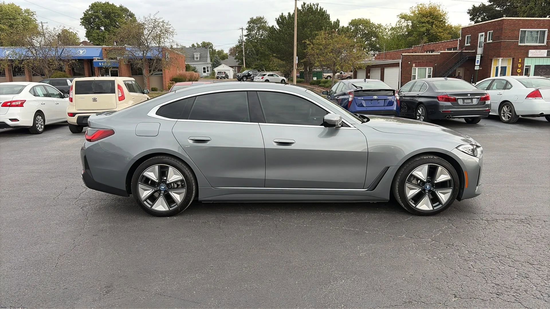 Used 2022 BMW i4 eDrive40 w/ Premium Package image 4