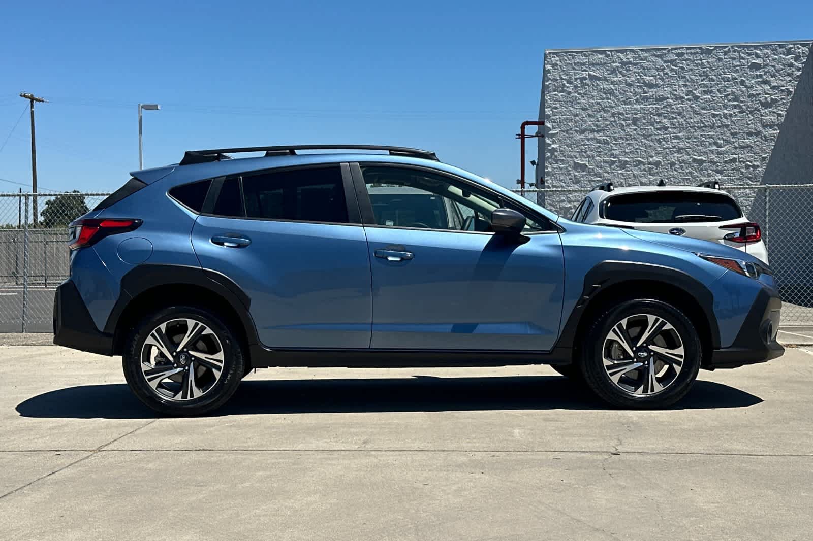 Used 2024 Subaru Crosstrek 2.0i Premium w/ Popular Package #3 AWD/4WD image 2
