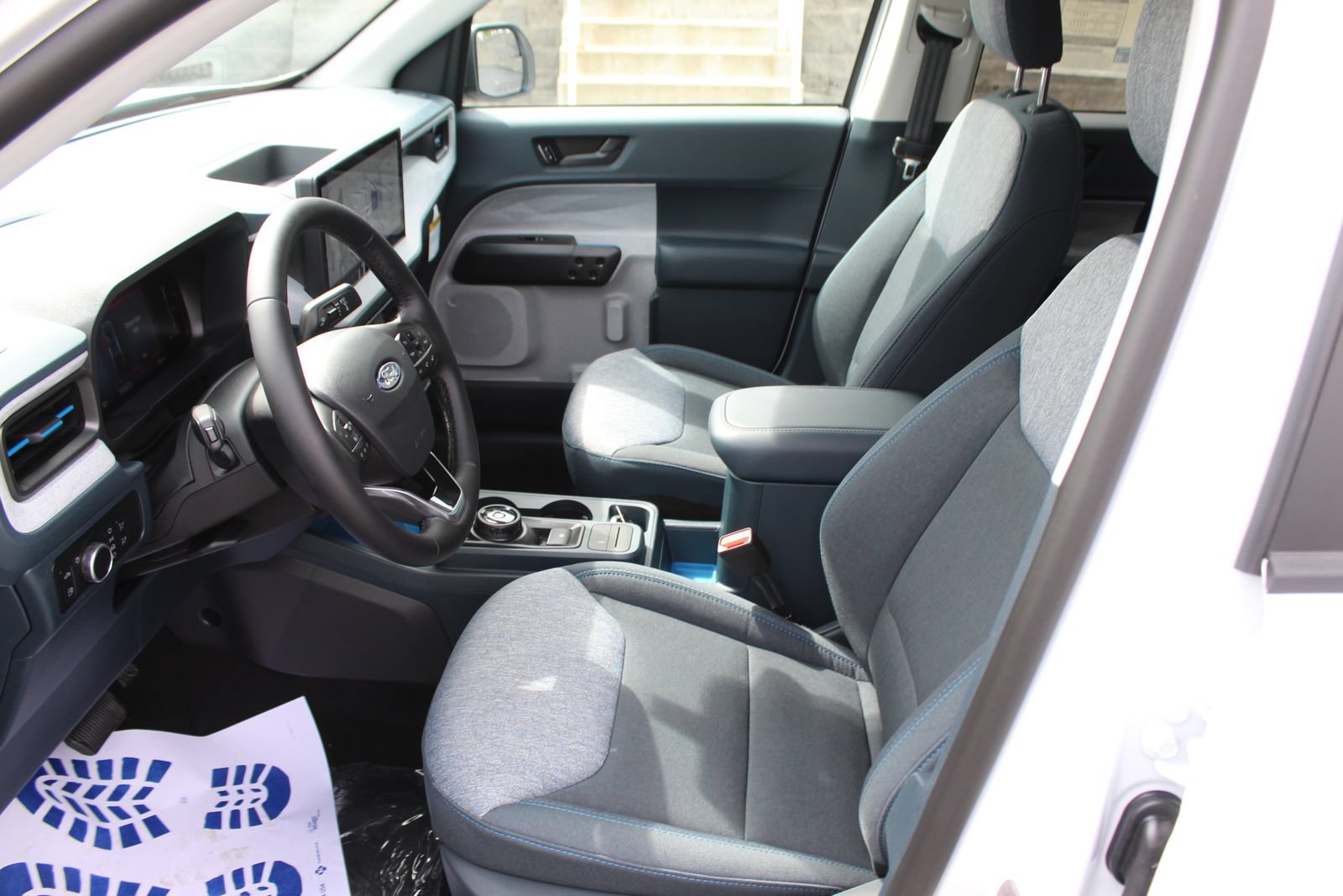 New 2025 Ford Maverick XLT w/ XLT Luxury Package FWD image 19