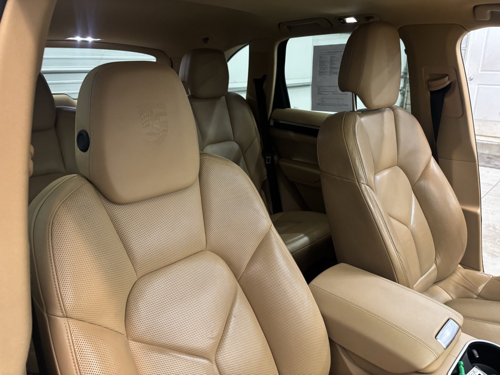 Used 2017 Porsche Cayenne Platinum Edition image 31