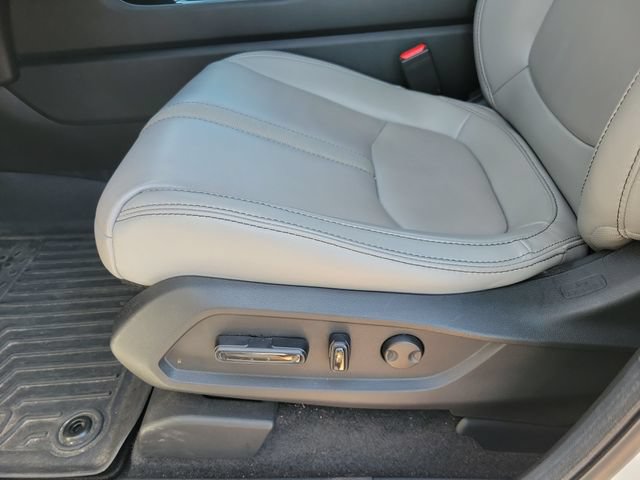 Used 2025 Honda Pilot Touring image 14