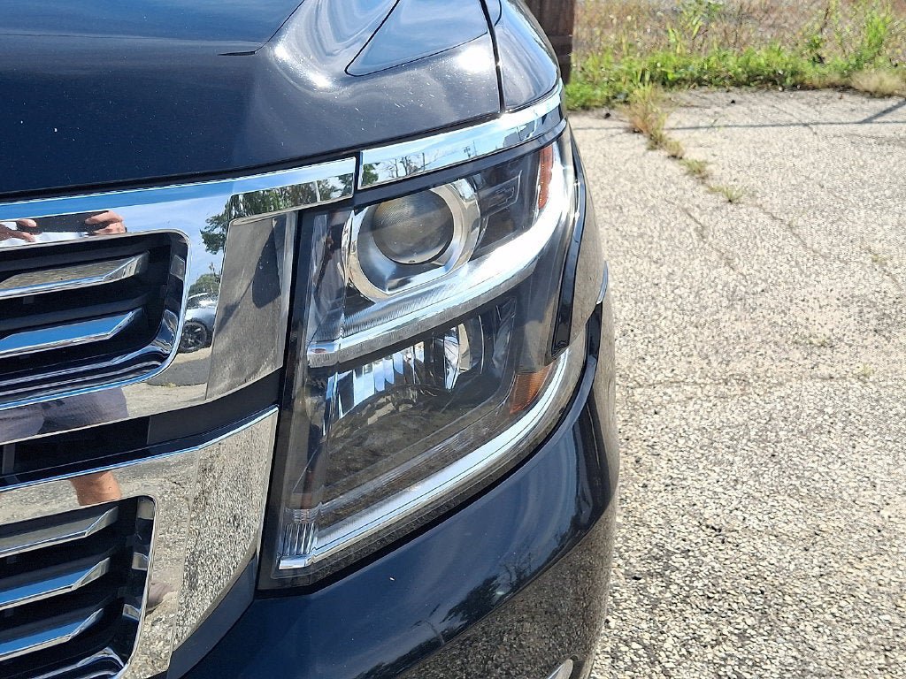 Certified 2019 Chevrolet Suburban Premier AWD/4WD image 8