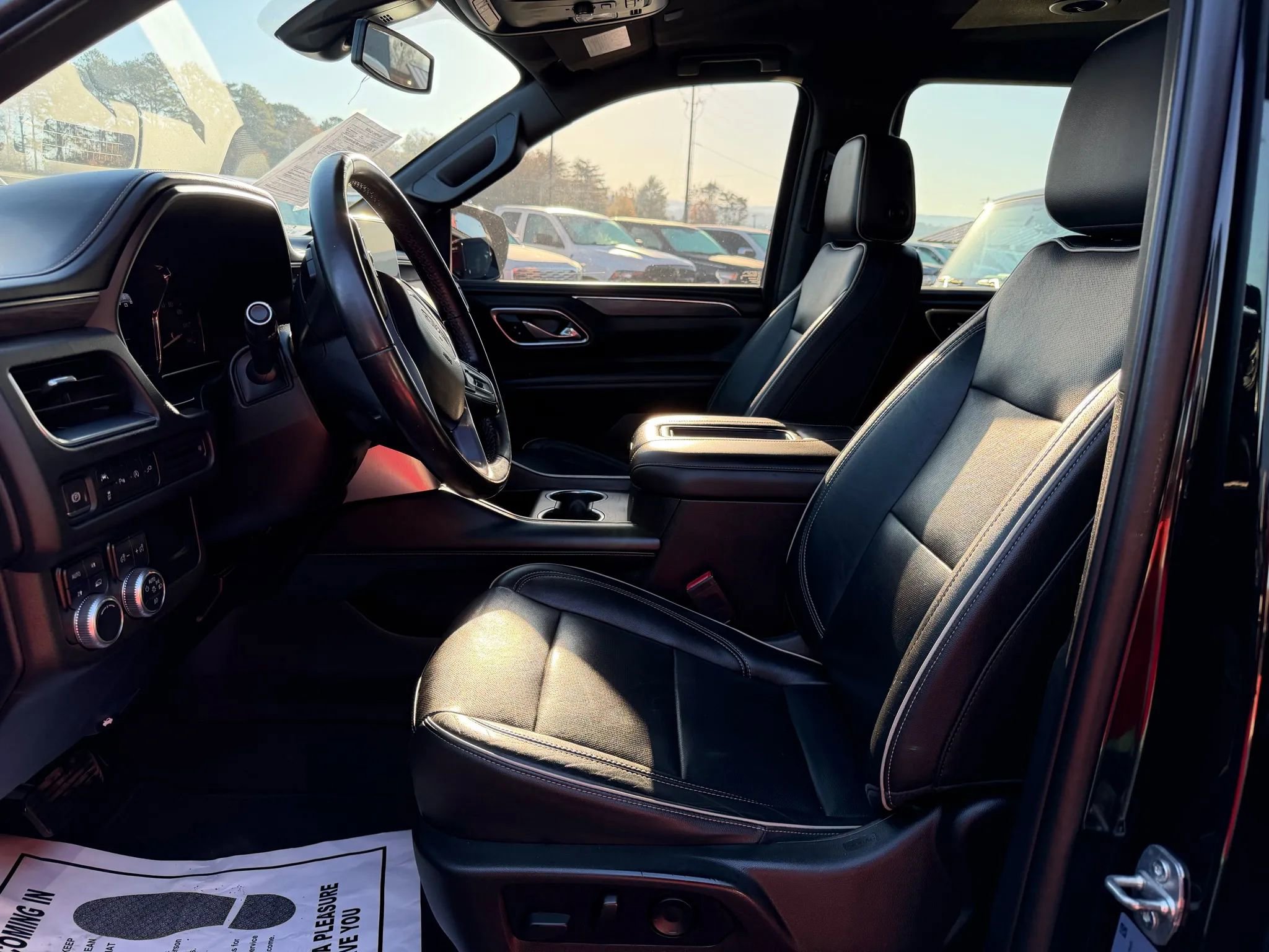 Used 2021 GMC Yukon XL SLT image 5