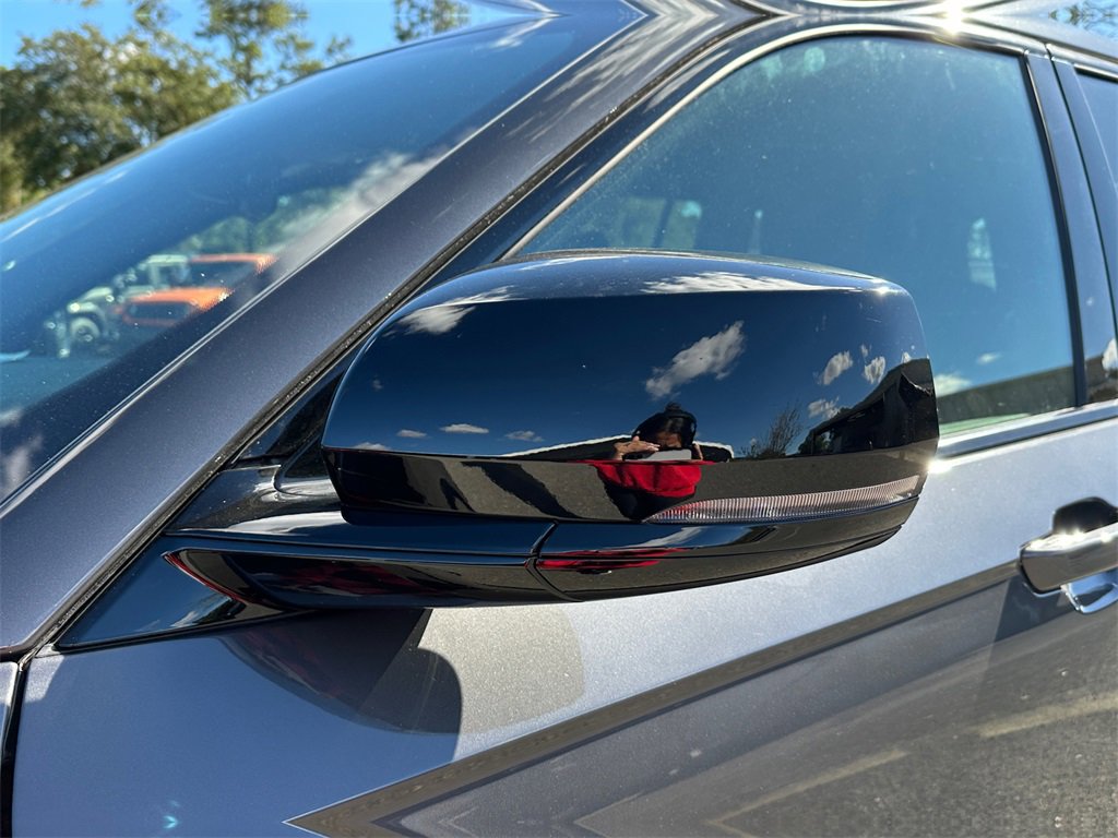 New 2025 Jeep Grand Cherokee Limited w/ Black Appearance Package image 11