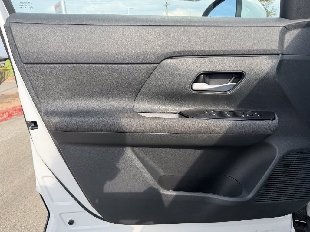 Used 2025 Nissan Kicks SV w/ Illumination Package FWD image 21