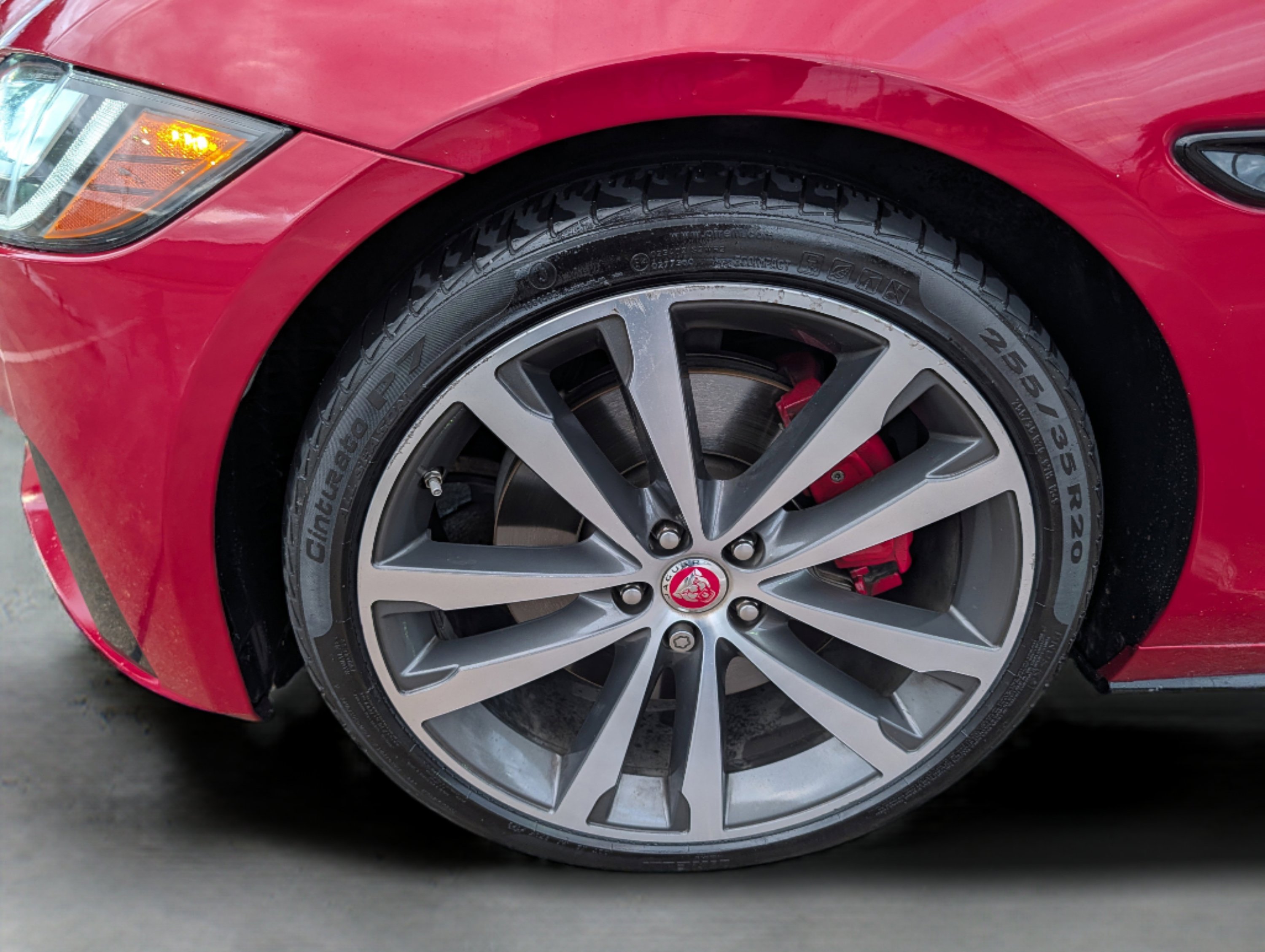 Used 2018 Jaguar XF S image 74