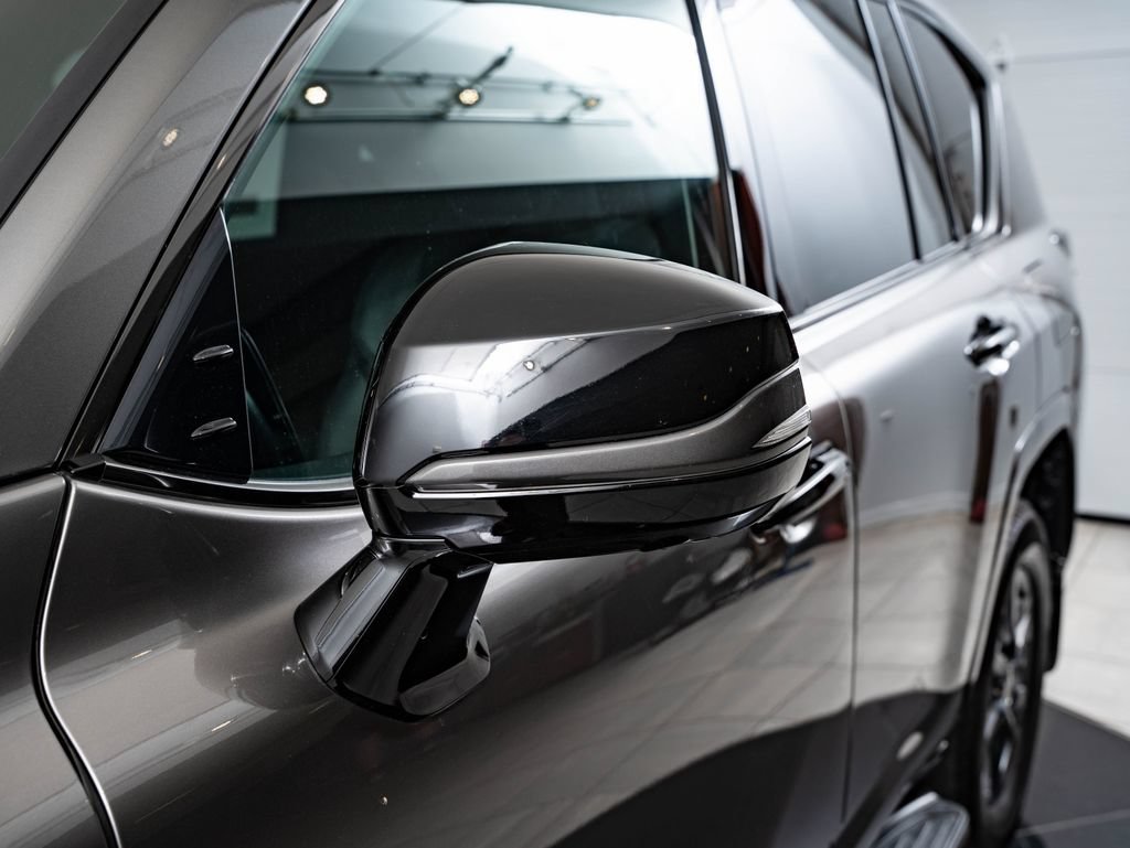 Used 2024 Lexus LX 600 4WD w/ Appearance Package image 17