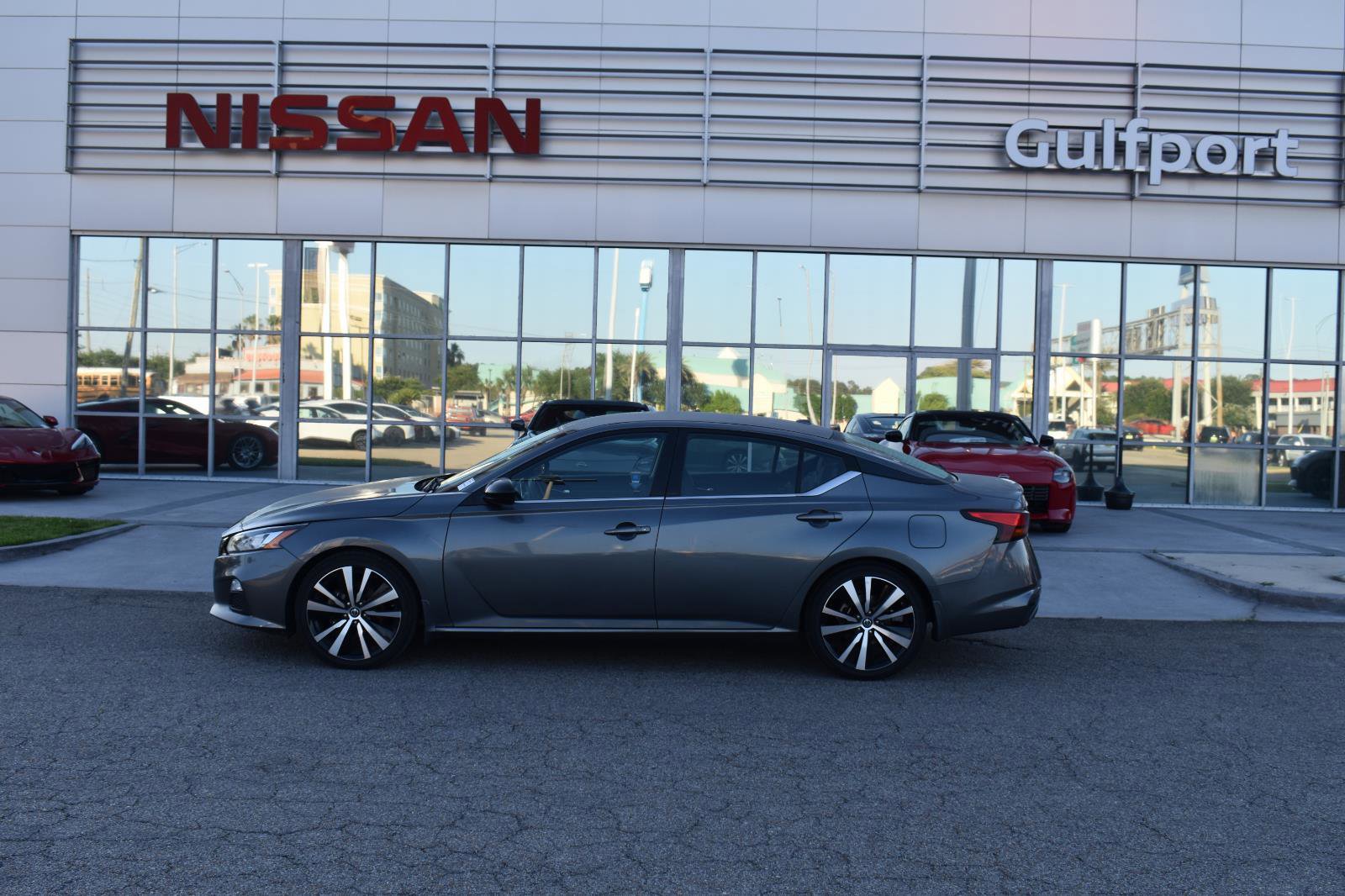 Used 2020 Nissan Altima 2.5 SR FWD image 3