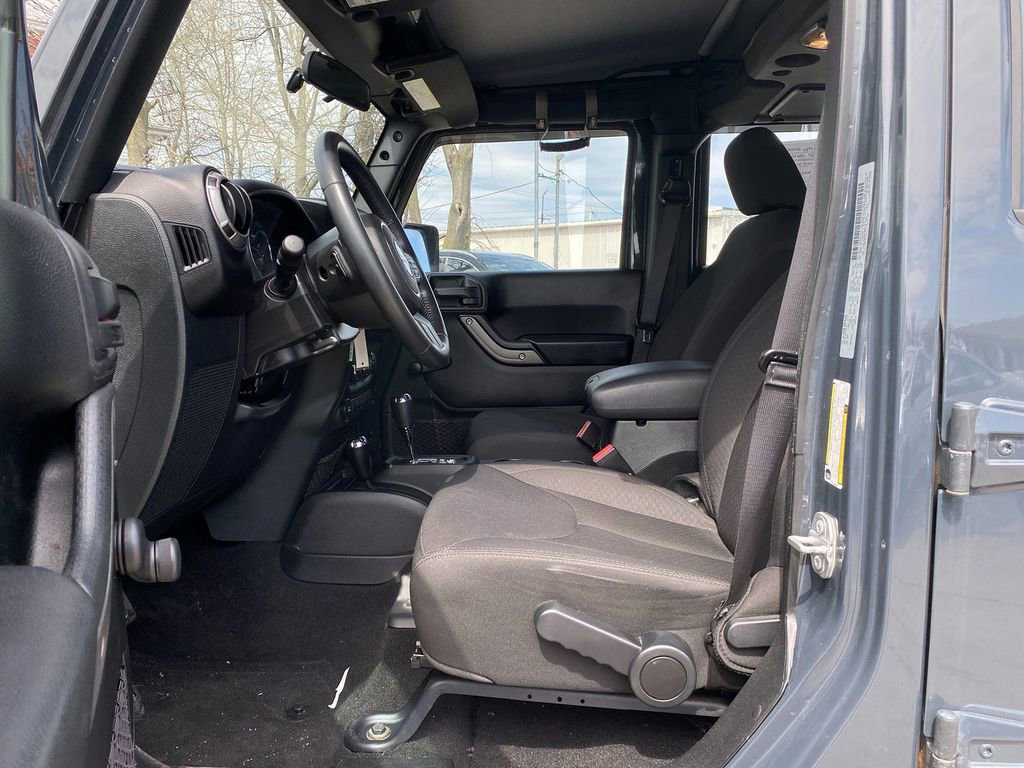 Used 2017 Jeep Wrangler Unlimited Sport w/ Connectivity Group image 12