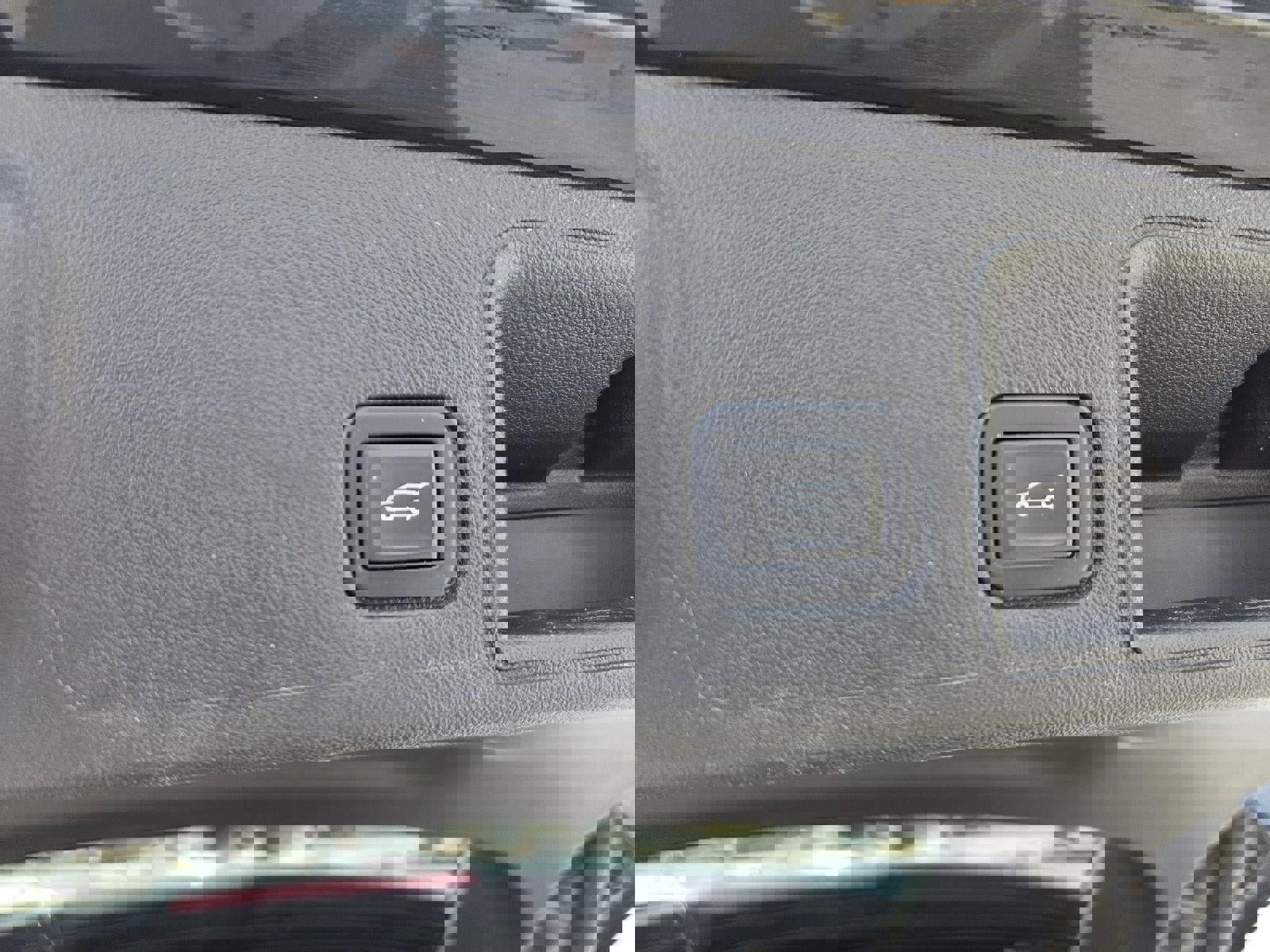 Used 2022 GMC Terrain SLE w/ Driver Convenience Package image 12