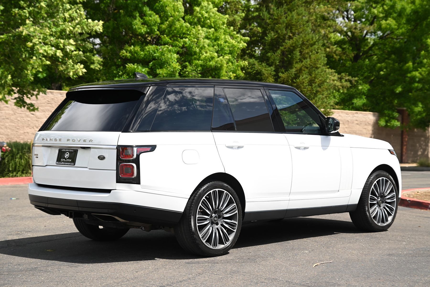 Used 2020 Land Rover Range Rover HSE AWD/4WD image 3