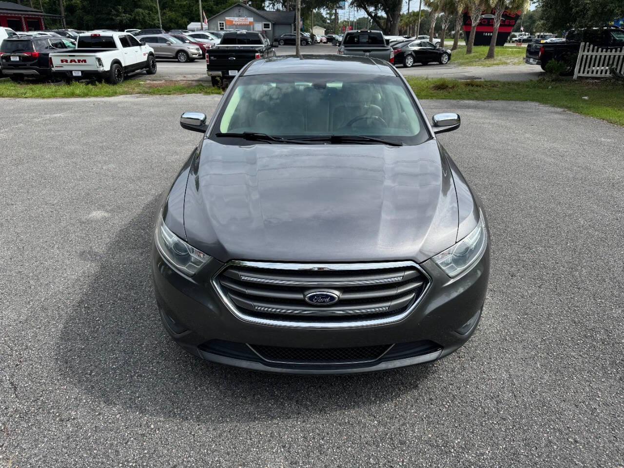 Used 2013 Ford Taurus Limited FWD image 2