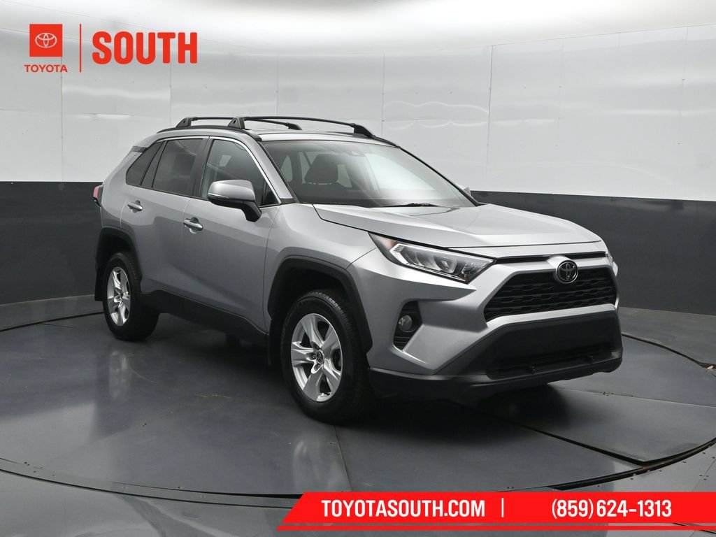Used 2021 Toyota RAV4 XLE AWD/4WD image 4