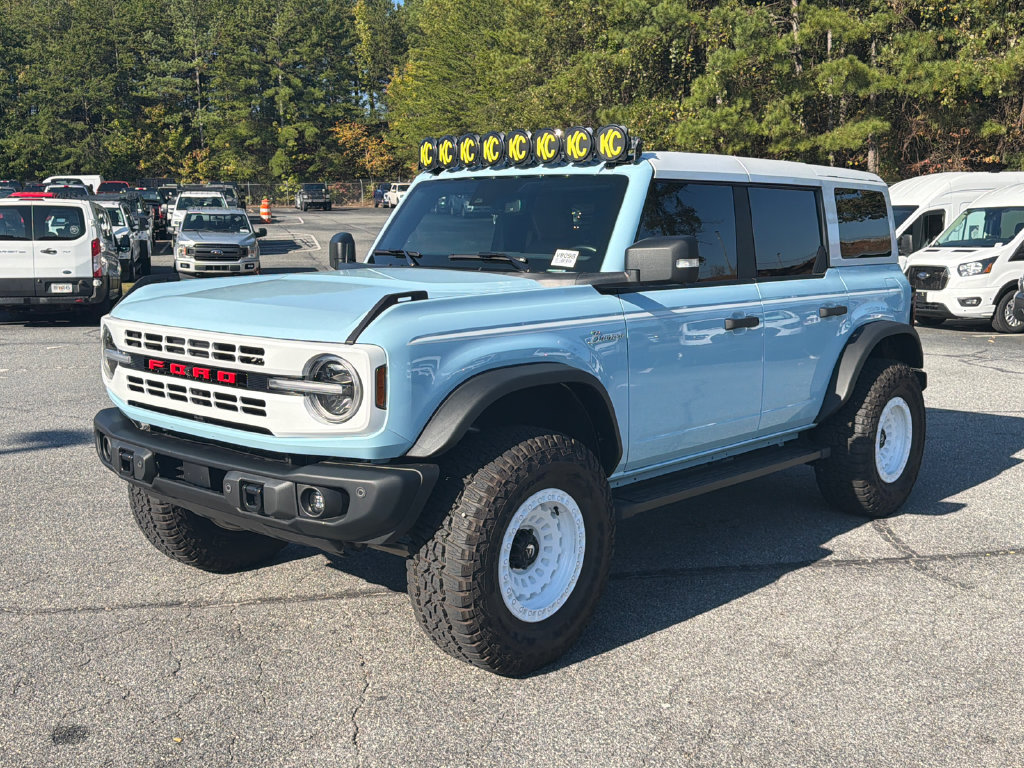 Used 2023 Ford Bronco Heritage Edition AWD/4WD image 3