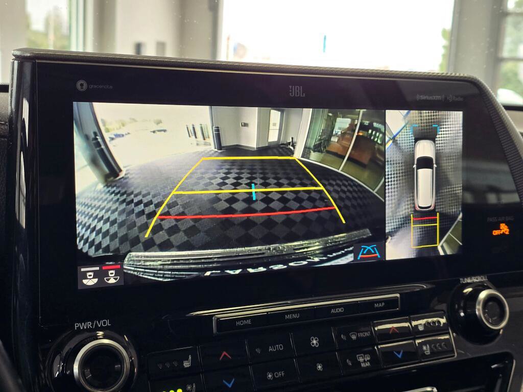 Used 2021 Toyota Highlander Platinum image 30