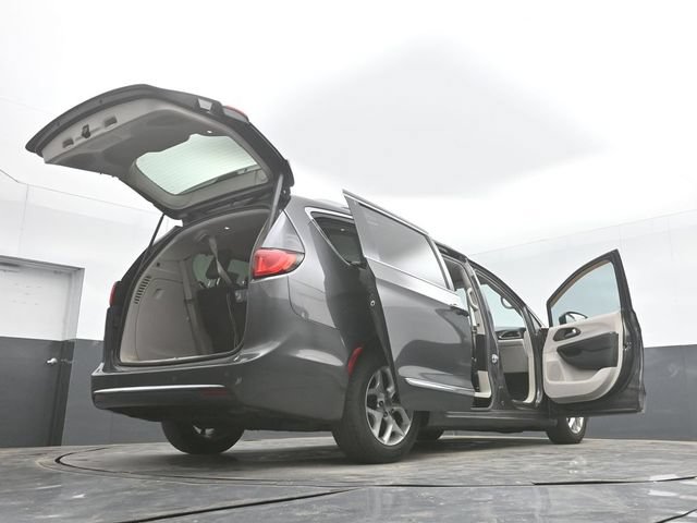 Used 2017 Chrysler Pacifica Touring-L Plus w/ Tire & Wheel Group FWD image 56
