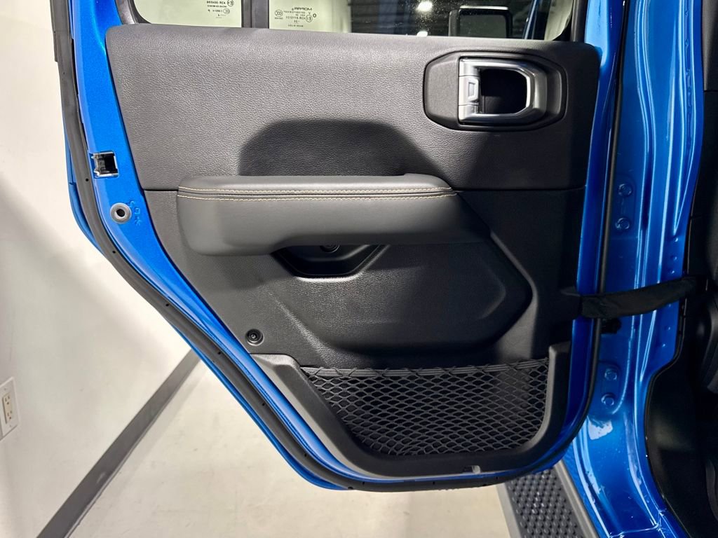 Used 2024 Jeep Wrangler Unlimited Sahara w/ Technology Group image 27