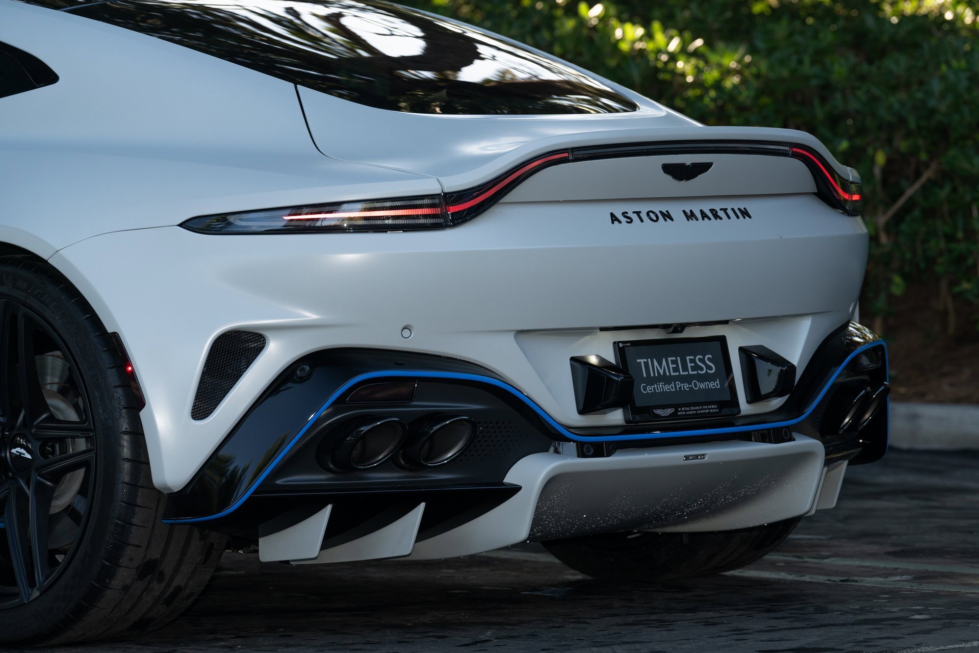 Used 2025 Aston Martin V8 Vantage Coupe image 24