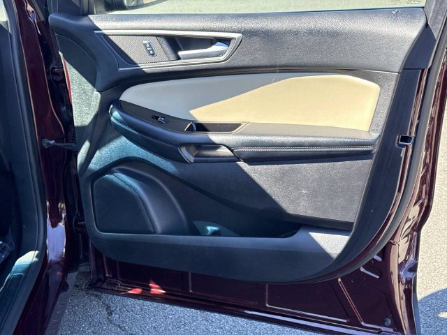 Used 2017 Ford Edge SEL w/ Equipment Group 201A AWD/4WD image 8