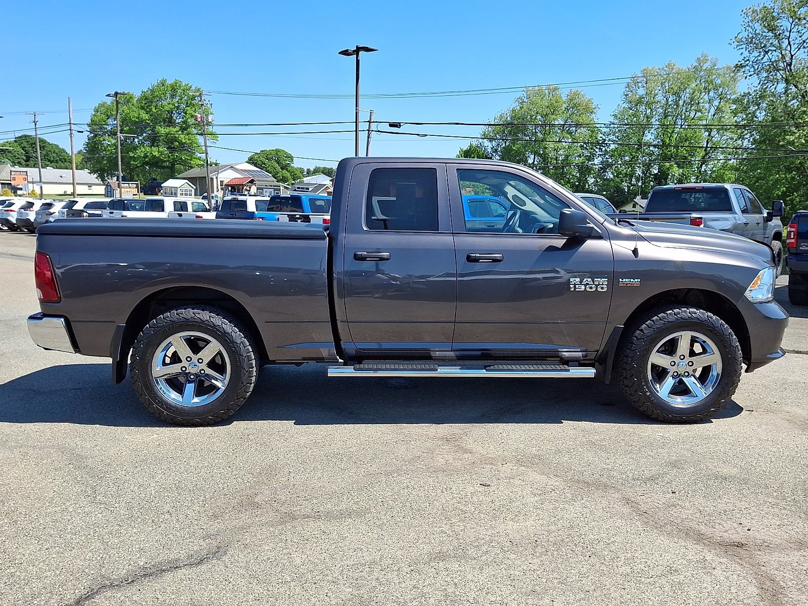 Used 2017 RAM 1500 Express AWD/4WD image 8