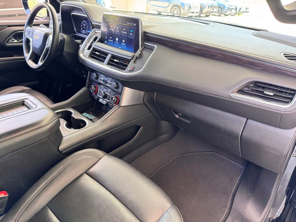 Used 2023 Chevrolet Suburban LT AWD/4WD image 17