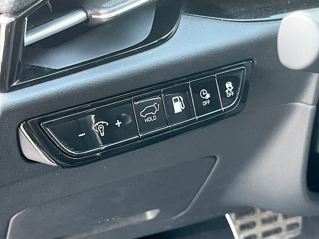 Used 2024 Kia Niro SX Touring image 10